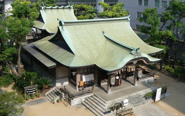 大阪安産祈願で有名な坐摩神社